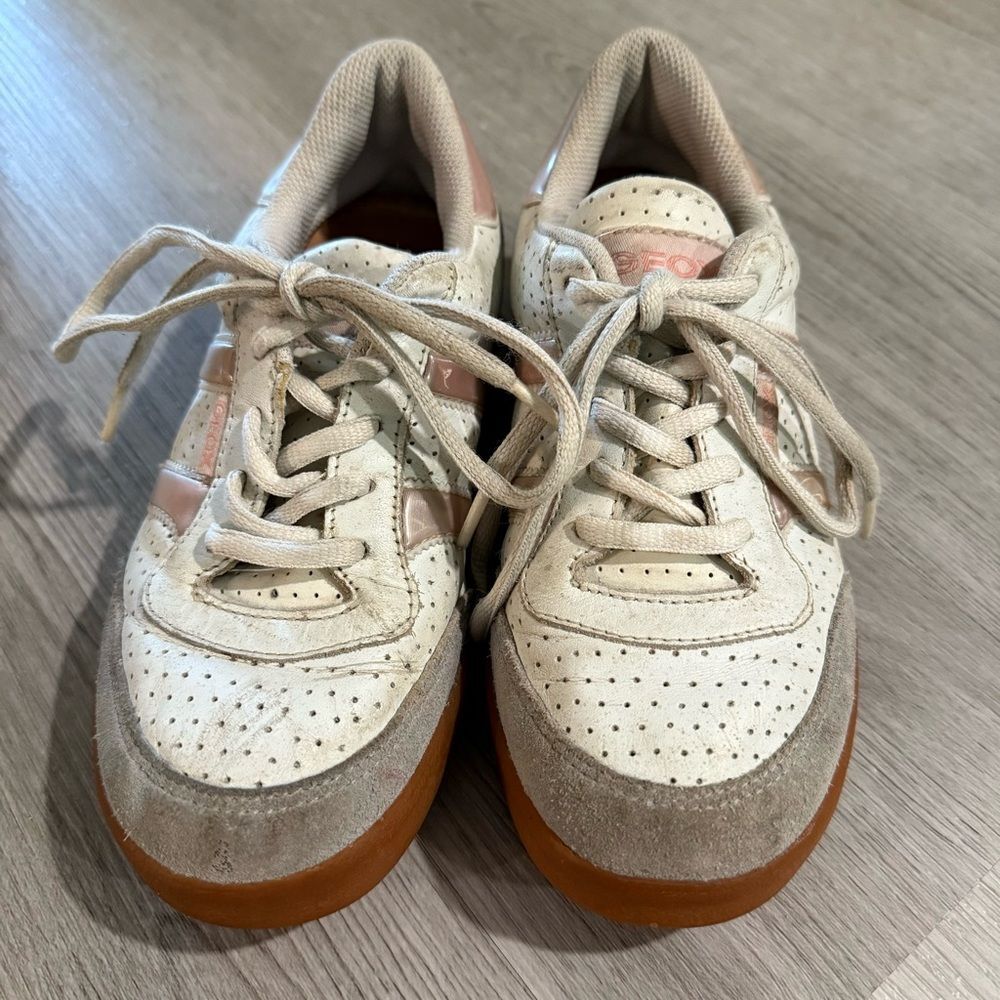 GEOX White & Pink Perforated Leather Low-Top Sneakers with Gum Sole Size 2.5 - Picture 4 of 7
